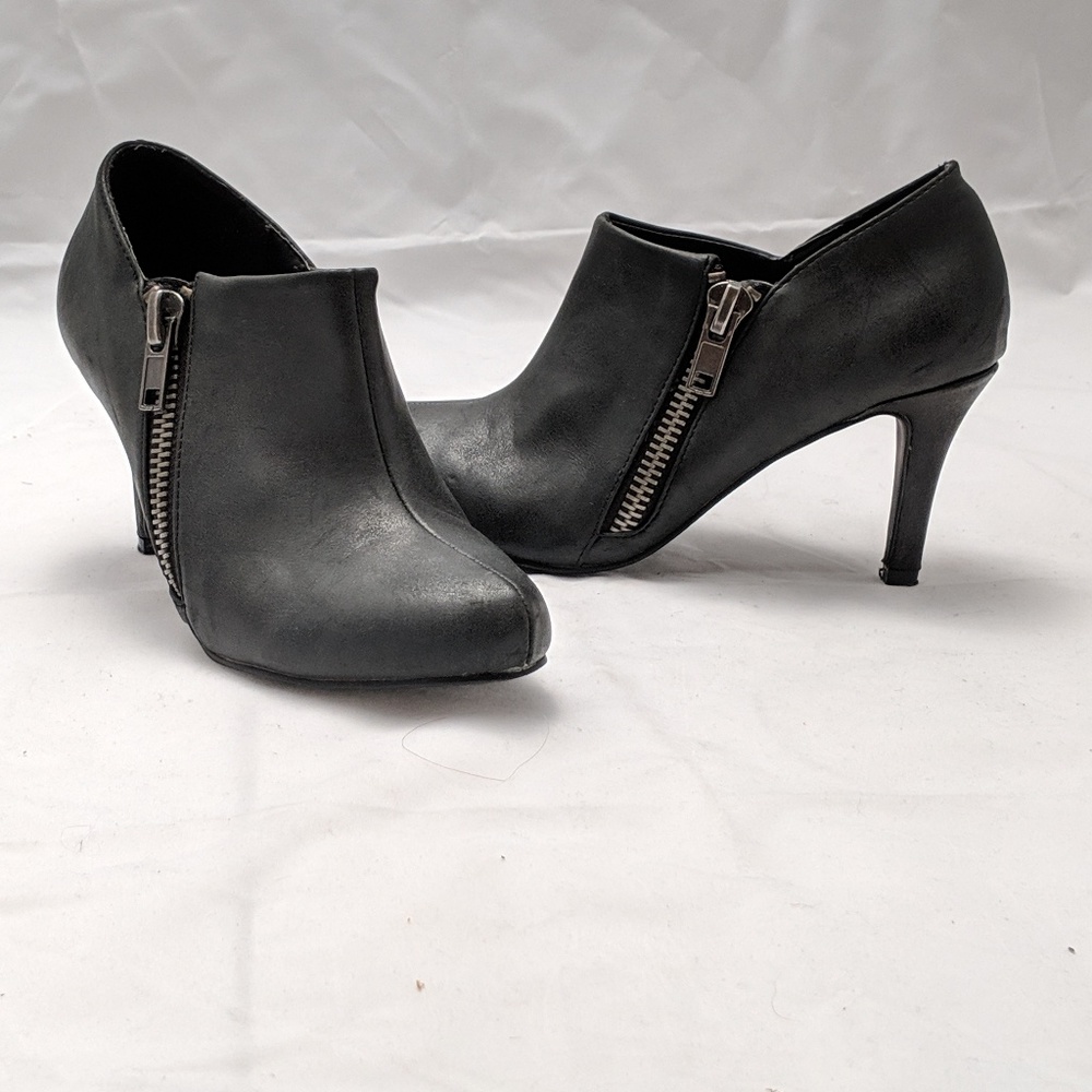 Michael Antonio black leather booties